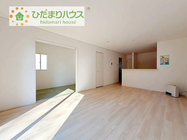 【居間・リビング】 | 土浦市小岩田東第4　新築戸建　1号棟 | お友達や親戚とホームパーティもいいですね(*^^*)