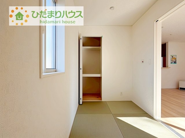 【収納】 | 土浦市小岩田東第4　新築戸建　1号棟 | 和室の収納は横開きクローゼット！
しまった物の出し入れも楽々です(^^)