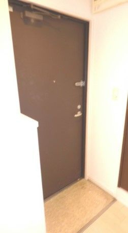 リュミエール並木の玄関