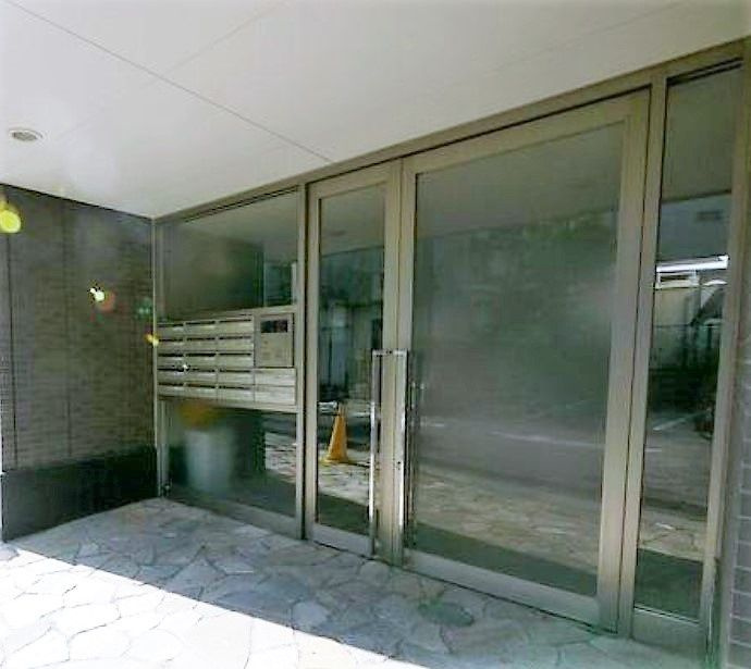 リュミエール並木のエントランス