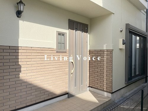 【玄関】 | 【仲介手数料０円】座間市入谷東2丁目　中古一戸建て | 座間市入谷東2丁目　中古一戸建て