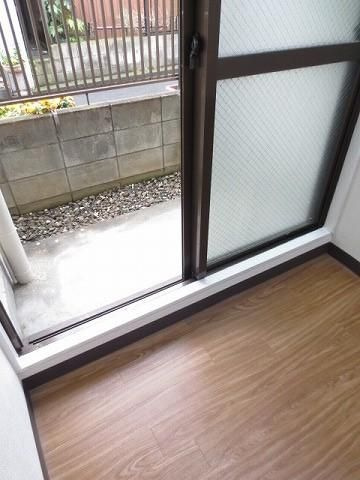 横浜市金沢区六浦５丁目の賃貸マンションのバルコニー