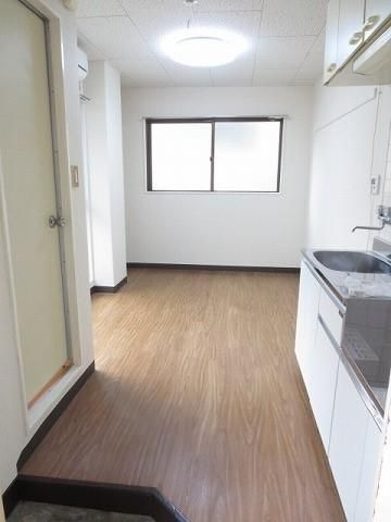 横浜市金沢区六浦５丁目の賃貸マンションの洋室