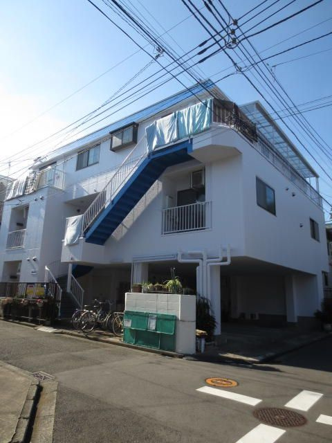 横浜市金沢区六浦５丁目の賃貸マンションの外観