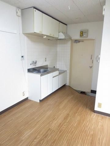 横浜市金沢区六浦５丁目の賃貸マンションの洋室