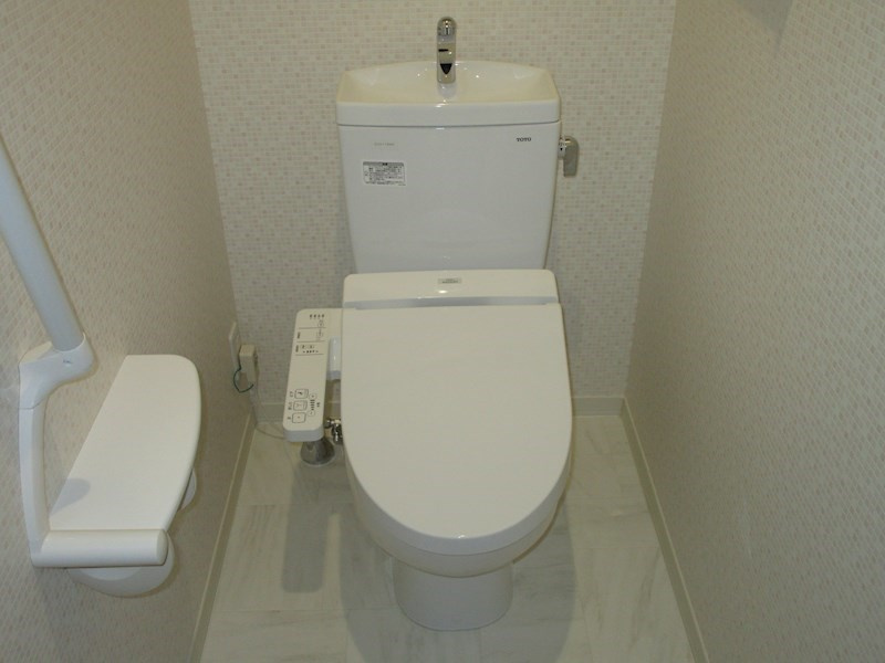 E-smile　榎のトイレ