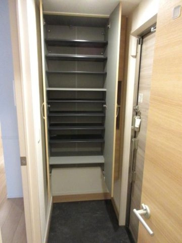 アンジュール高松の玄関