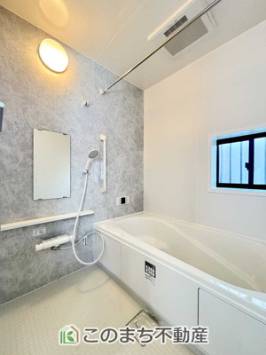 【浴室】 | ハートフルタウン栃木市片柳町1丁目1029番　A号棟 | ゆったりと入れるフルオートバスはお子様との団らんバスタイムが楽しめます♪
足を伸ばしてゆったりくつろげる１坪バスルームです☆