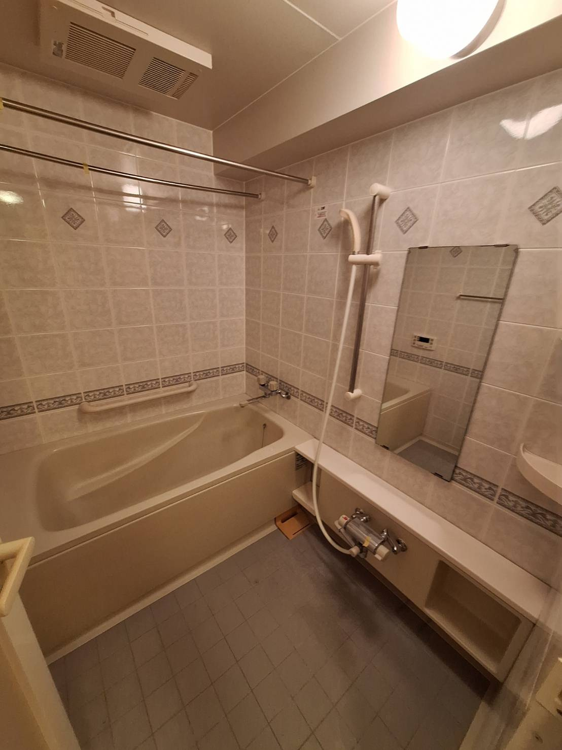 ライオンズマリンビュー逗子海岸の浴室