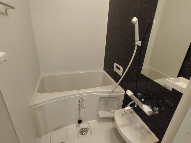 C.Cassia九産大前の浴室|お風呂で日々の疲れを落としましょう