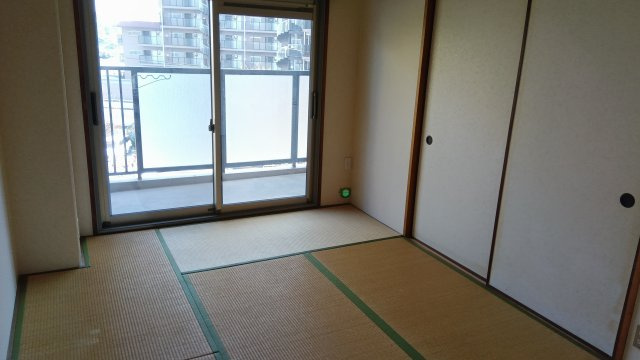 ローレルハイツ千里四号棟の和室