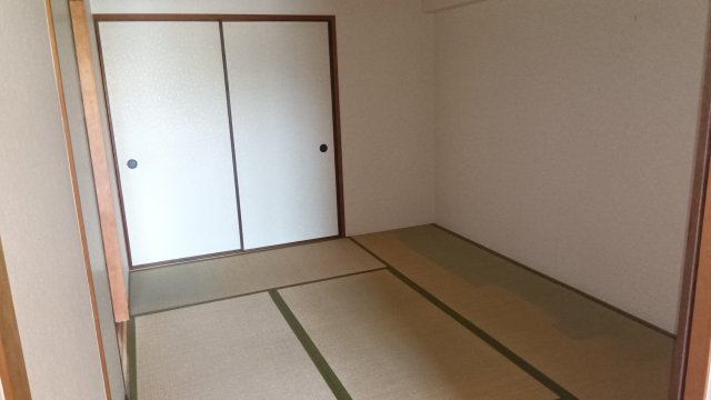 ローレルハイツ千里四号棟の和室