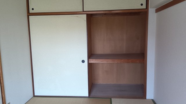 ローレルハイツ千里四号棟の収納