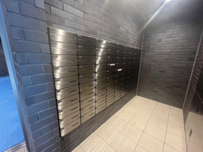 【エントランス】 | ArtizA淡路 | 落ち着いたエントランスです