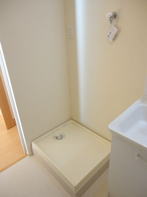 メゾン　プードルの居間・リビング|★室内洗濯機置場★