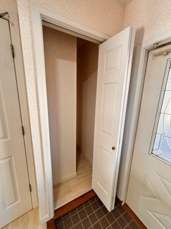 【収納】 | 千葉市若葉区小倉台5丁目　中古戸建 | ベビーカーやゴルフバッグなど使い勝手のよい収納スペースです！