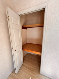 【収納】 | 千葉市若葉区小倉台5丁目　中古戸建 | 棚付きの収納しやすいスペースとなります！