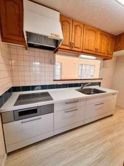 【キッチン】 | 千葉市若葉区小倉台5丁目　中古戸建 | 収納豊富な新品のカウンターキッチンでお料理を効率的に、楽しく行えます！