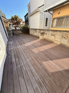 【設備】 | 千葉市若葉区小倉台5丁目　中古戸建 | ウッドデッキ付きのため、休日のくつろぎ時間やBBQ、お子さまの遊び場など多用途に活用可能です♪♪