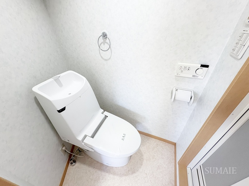 ロイヤルシティ赤羽岩淵のトイレ|洗浄便座付トイレです☆