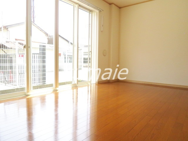 ヴィラージュ志伊Ⅱの居間・リビング|明るく広々の居室です♪