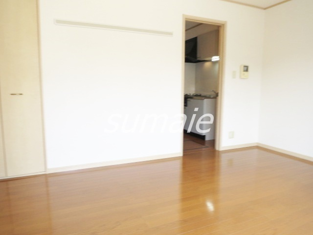 ヴィラージュ志伊Ⅱの寝室|バルコニー側から居室をパチリ★