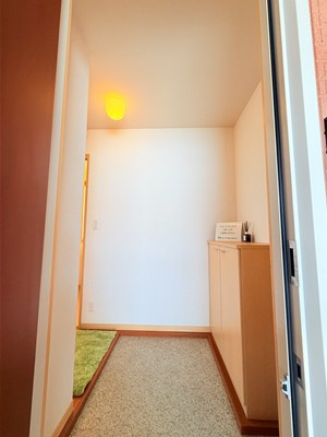 メイプルメゾンの玄関