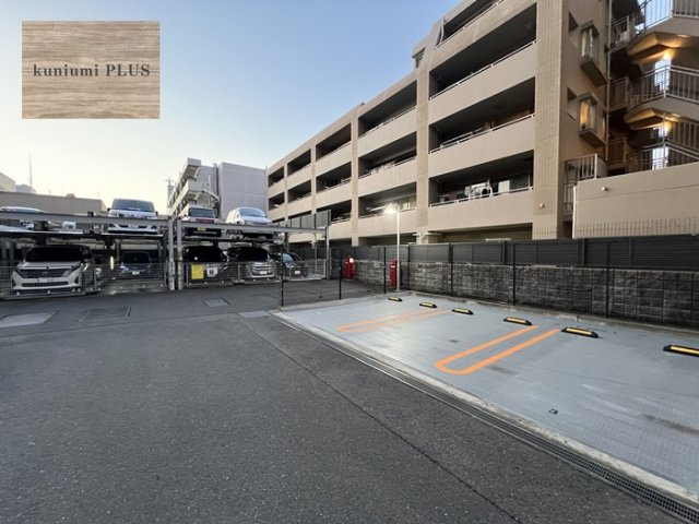ユニハイム鶴見緑地の駐車場