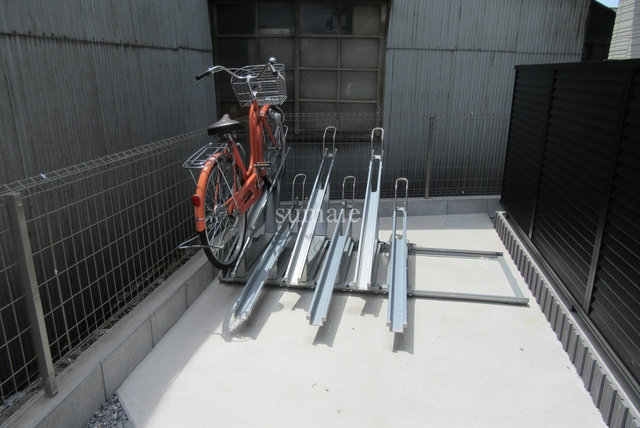 セレシェイラ弐番館のその他共用部分|敷地内に駐輪場あります♪