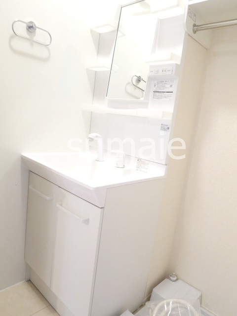 セレシェイラ弐番館の洗面所|独立洗面台です。