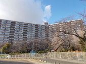 府公社千里桃山台団地A1棟の画像
