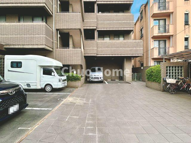 ユニーブル小岩の駐車場|【敷地内駐車場】最新の空き状況や費用などの詳細は担当スタッフまでお問い合わせください。