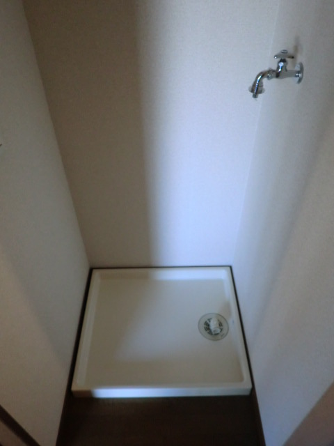 ロンウェル菊名　Ａ棟のその他|洗濯機置場は１Fです。