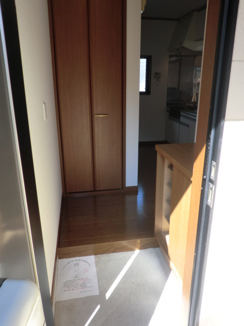 ロンウェル菊名　Ａ棟の玄関