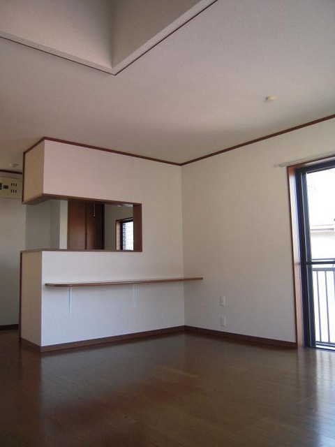 ロンウェル菊名　Ａ棟の居間・リビング|人気のカウンターキッチン♪