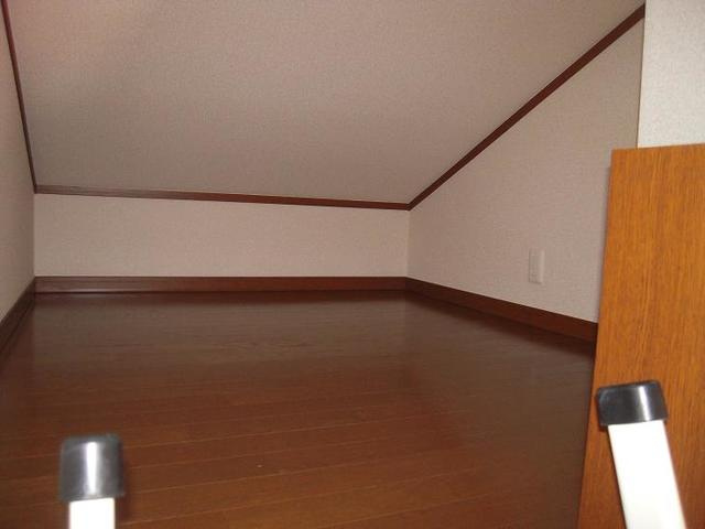 ロンウェル菊名　Ａ棟の居間・リビング|ロフト付き♪