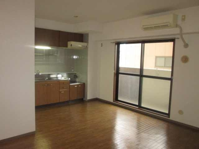 小宮ビルの居間・リビング