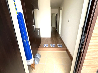 【玄関】 | 【20万円ｷｬｯｼｭﾊﾞｯｸ対象物件】リーブルガーデン北葛城郡上牧町片岡台2丁目第3全2棟 1号棟 | 施工例写真