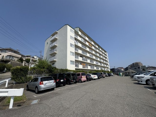 朝霧マンションB棟の外観