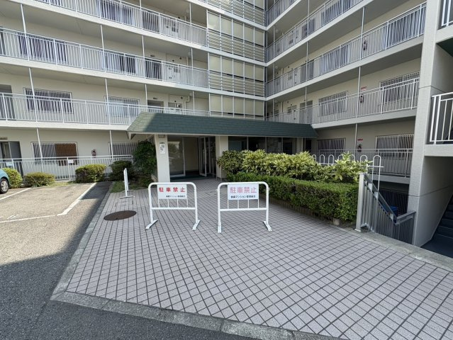 朝霧マンションB棟の外観