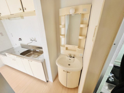 【独立洗面台】 | アパルトマンK | 独立洗面台あり、毎朝おしゃれに忙しい女性の方におすすめです
