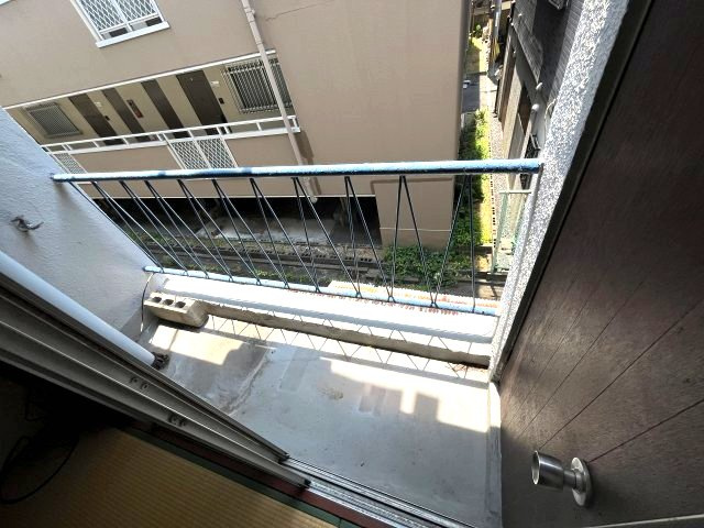 太陽マンション　西棟のバルコニー