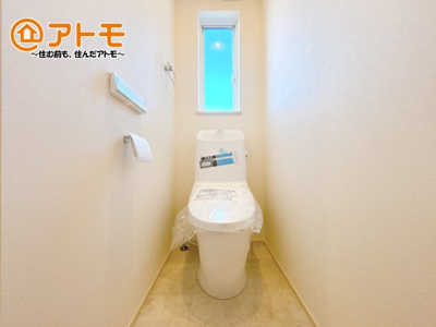 【トイレ】 | 御殿場市御殿場1期　新築一戸建て　2号棟 | ２つトイレがあるので朝も混みあわずに使うことができます！
