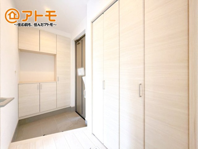 【玄関】 | 御殿場市御殿場1期　新築一戸建て　2号棟 | 玄関は収納付きで使い勝手良好♪見た目もすっきり♪