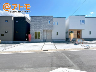 【駐車場】 | 御殿場市御殿場1期　新築一戸建て　2号棟 | ゆったりスペースで、駐車も楽ちん♪
