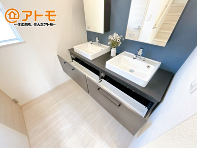 【独立洗面台】 | 御殿場市御殿場1期　新築一戸建て　2号棟 | 洗面空間が広く見え、デザイン性が高いダブルボウル洗面台♪