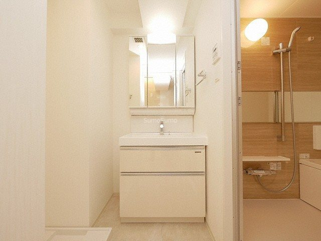 プレジオ難波ASIANの洗面所