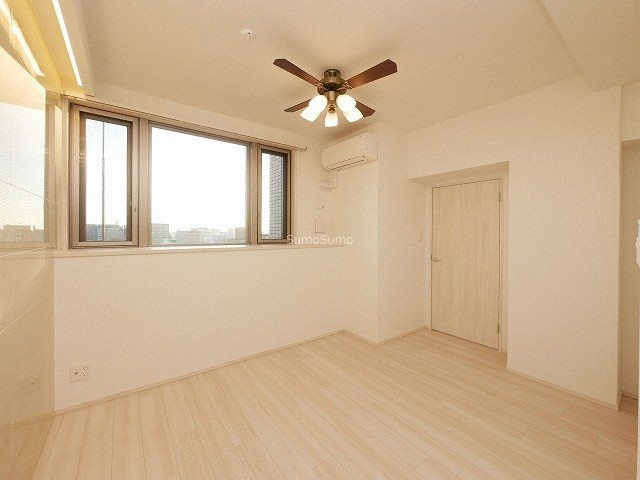 プレジオ難波ASIANの居間・リビング