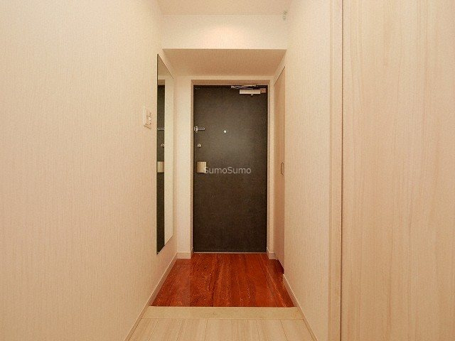 プレジオ難波ASIANの玄関