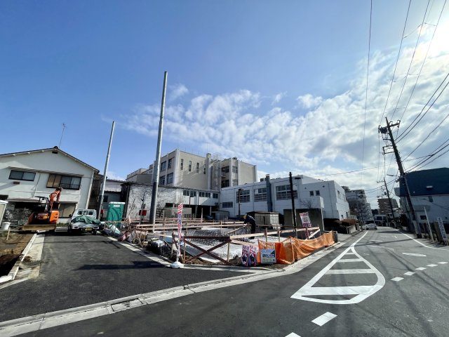 練馬区関町北4丁目　太陽光パネル標準搭載　ZEH水準邸宅　全3棟の画像